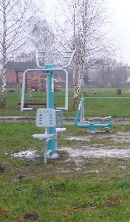 STRETCHING EQUIPMENT AND BENCH - Image 5