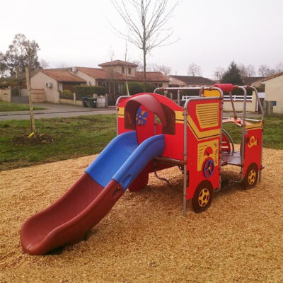 THE FIRE ENGINE WITH SLIDE