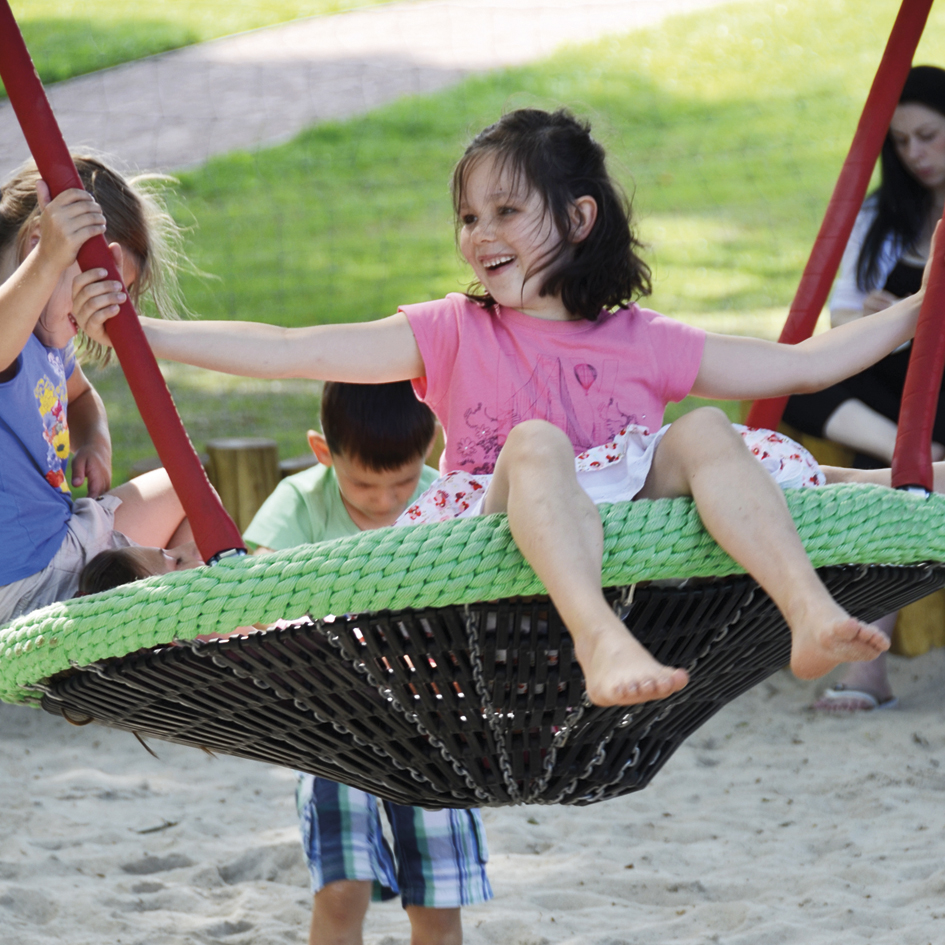 SWING WITH BASKET - Image 3