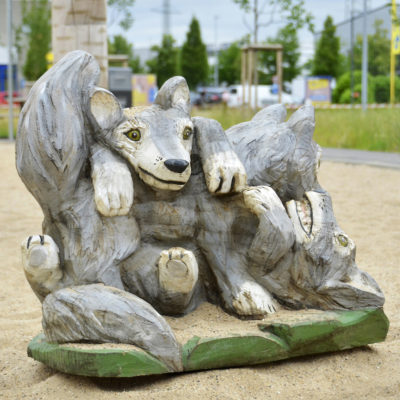 PLAY SCULPTURE "WOLFSKINDER"