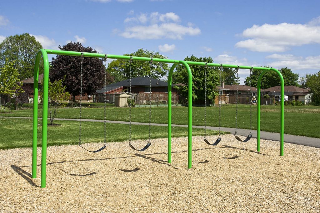 2 BAY 8FT ARCH SWING