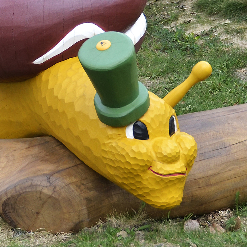 PLAY SCULPTURE «SNAIL ON TRUNK» WITH MARBLE GAME - Image 4
