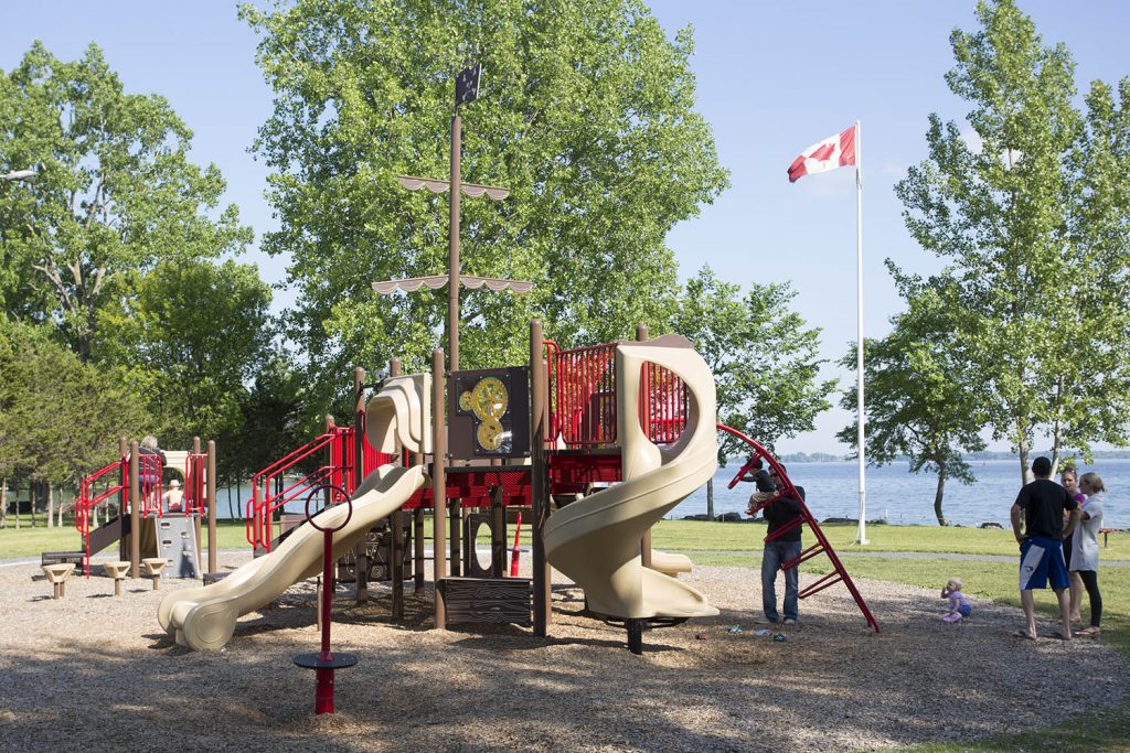 PLAYGROUND STRUCTURE - SET 14