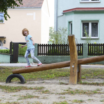 WALKING SEESAW