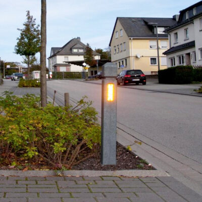 PYRAMID HEAD BOLLARD